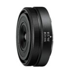Optique Nikkor Z 26mm F2.8 - CF: 0.66 ft / 0.20m - Ø52 mm