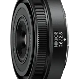 Optique Nikkor Z 26mm F2.8 - CF: 0.66 ft / 0.20m - Ø52 mm